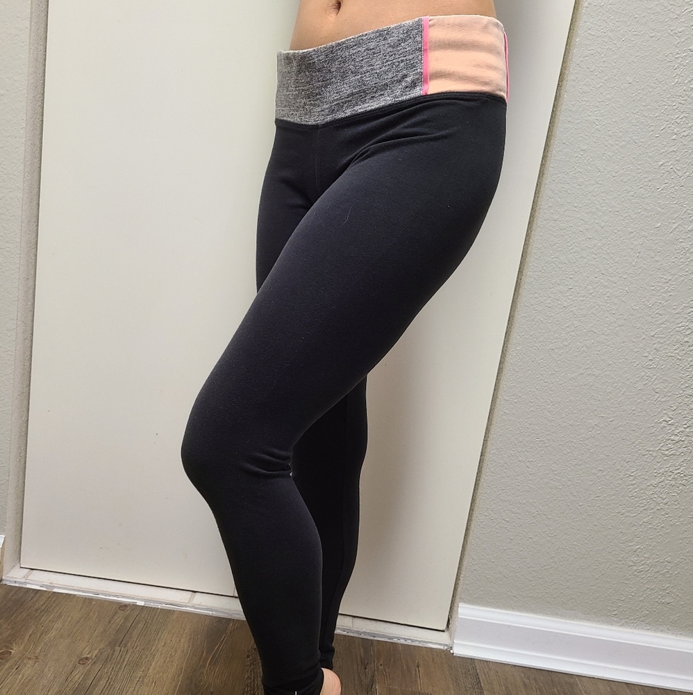 Victoria’s Secret PINK leggings